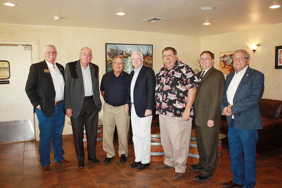 McCain visits Cornado Vineyards